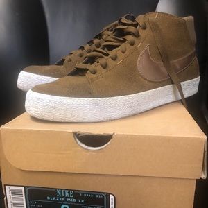 Nike blazer mid lr